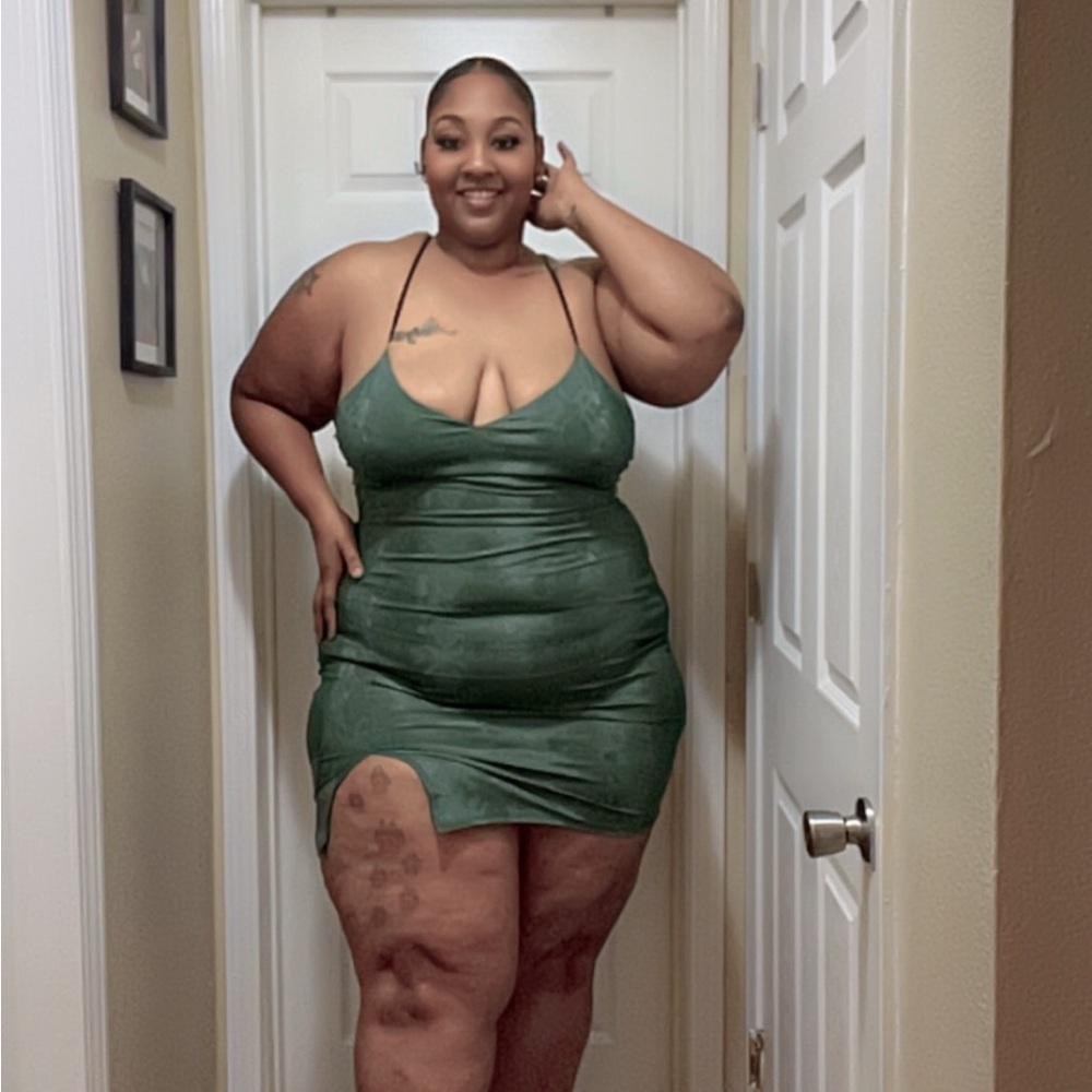 Chic Green Strappy Dress